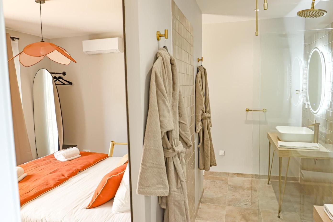 Les Gites De Laure - L'Eden Romantique, Chambres Hotes, Spa Prive, Couloir De Nage, Adults Only Malves-en-Minervois Extérieur photo